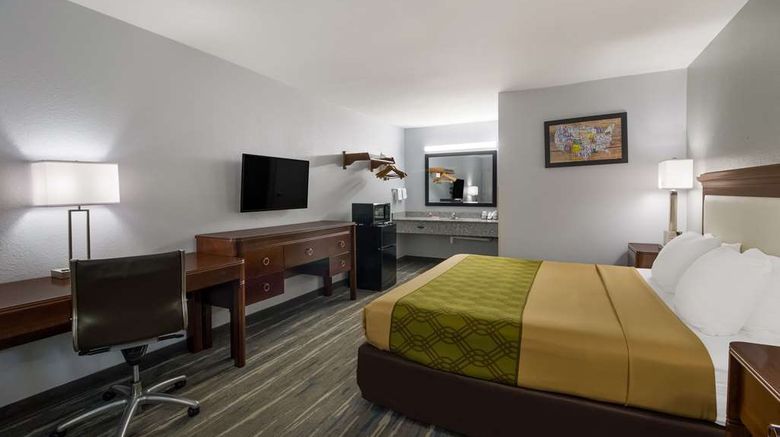 <b>Econo Lodge Martin Room</b>. Images powered by <a href="https://iceportal.shijigroup.com/" title="IcePortal" target="_blank">IcePortal</a>.