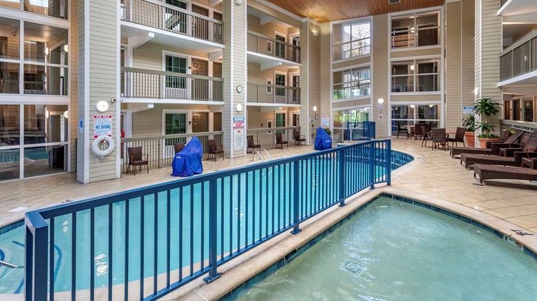<b>Econo Lodge Riverside Pool</b>. Images powered by <a href="https://iceportal.shijigroup.com/" title="IcePortal" target="_blank">IcePortal</a>.