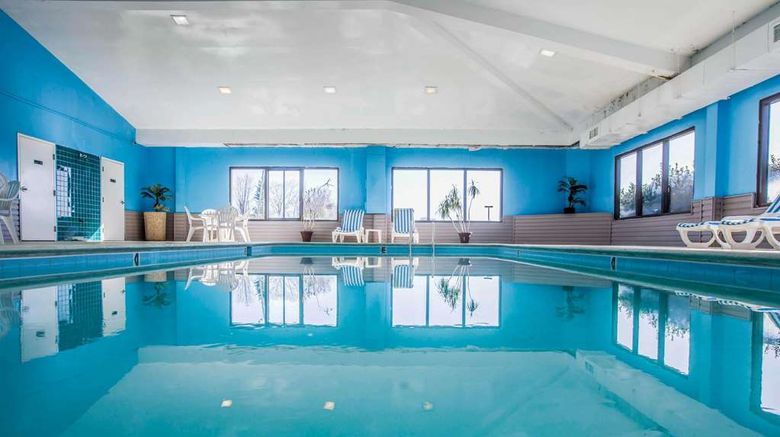 <b>Quality Suites Hotel Morristown Pool</b>. Images powered by <a href="https://iceportal.shijigroup.com/" title="IcePortal" target="_blank">IcePortal</a>.