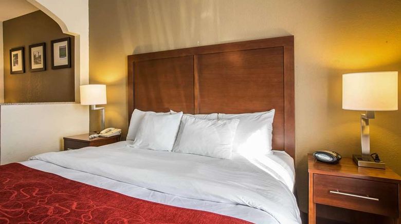 <b>Quality Suites Hotel Morristown Suite</b>. Images powered by <a href="https://iceportal.shijigroup.com/" title="IcePortal" target="_blank">IcePortal</a>.