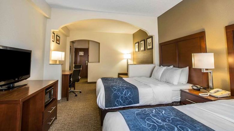 <b>Quality Suites Hotel Morristown Suite</b>. Images powered by <a href="https://iceportal.shijigroup.com/" title="IcePortal" target="_blank">IcePortal</a>.