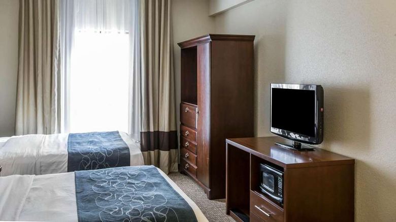 <b>Quality Suites Hotel Morristown Suite</b>. Images powered by <a href="https://iceportal.shijigroup.com/" title="IcePortal" target="_blank">IcePortal</a>.