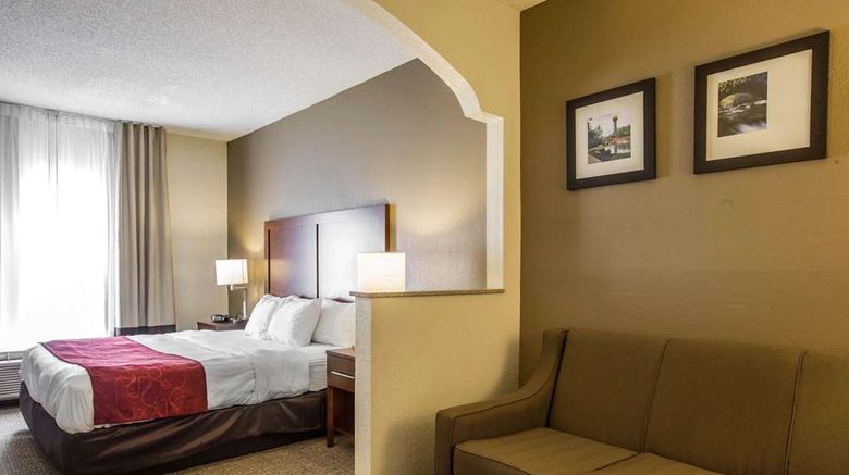 <b>Quality Suites Hotel Morristown Suite</b>. Images powered by <a href="https://iceportal.shijigroup.com/" title="IcePortal" target="_blank">IcePortal</a>.