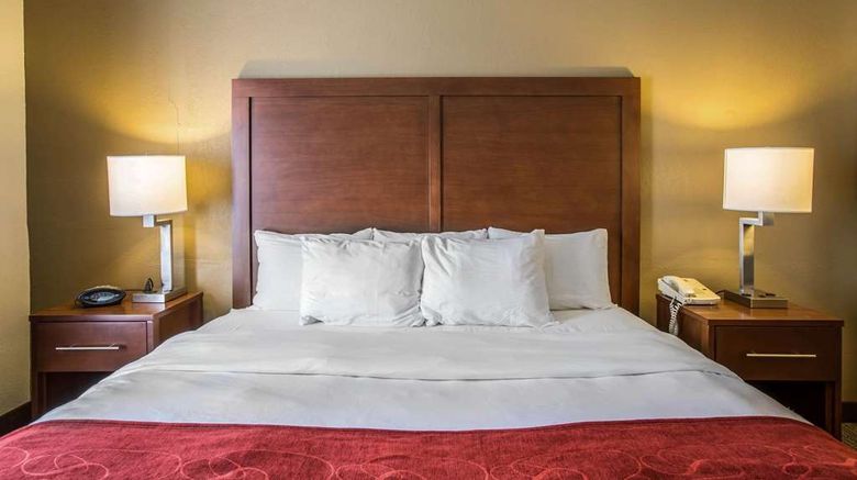<b>Quality Suites Hotel Morristown Suite</b>. Images powered by <a href="https://iceportal.shijigroup.com/" title="IcePortal" target="_blank">IcePortal</a>.