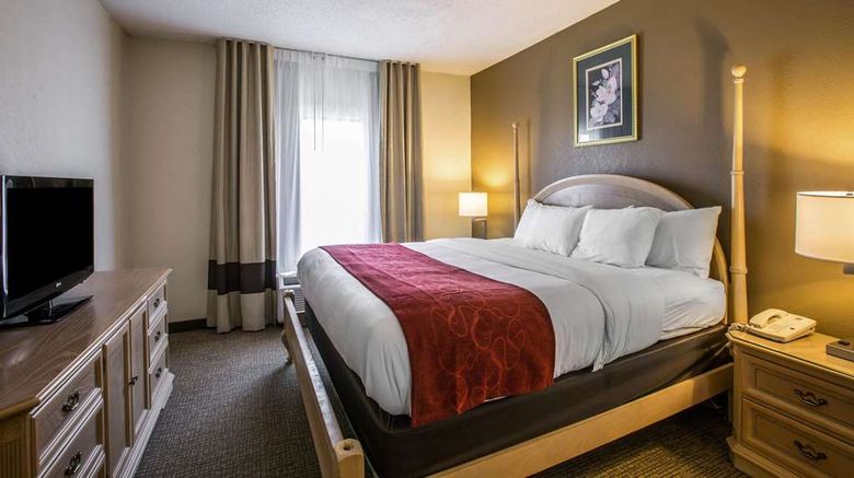 <b>Quality Suites Hotel Morristown Suite</b>. Images powered by <a href="https://iceportal.shijigroup.com/" title="IcePortal" target="_blank">IcePortal</a>.
