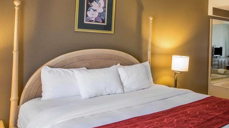 <b>Quality Suites Hotel Morristown Suite</b>. Images powered by <a href="https://iceportal.shijigroup.com/" title="IcePortal" target="_blank">IcePortal</a>.