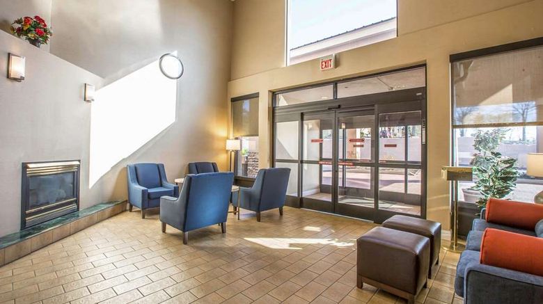 <b>Quality Suites Hotel Morristown Lobby</b>. Images powered by <a href="https://iceportal.shijigroup.com/" title="IcePortal" target="_blank">IcePortal</a>.