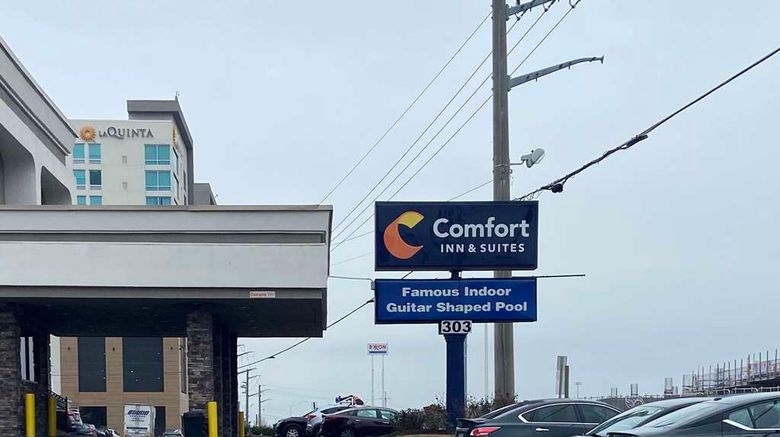 <b>Comfort Inn & Sts Nashville Dwtn Stadium Exterior</b>. Images powered by <a href="https://iceportal.shijigroup.com/" title="IcePortal" target="_blank">IcePortal</a>.