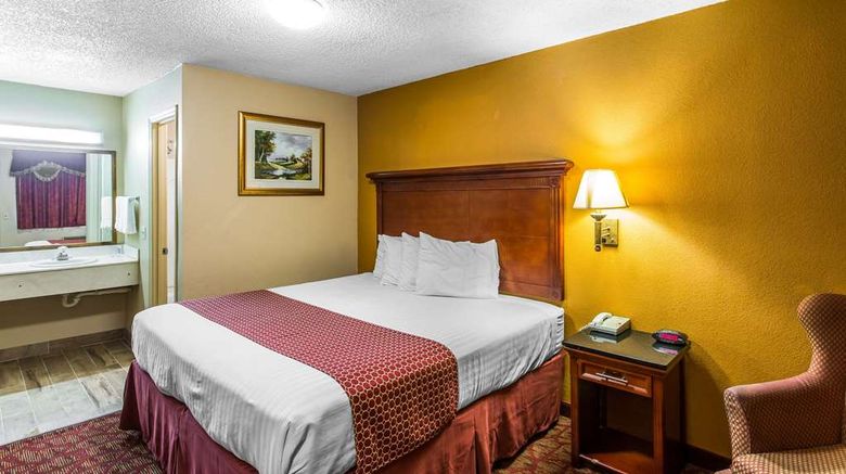 <b>Rodeway Inn Goodlettsville Room</b>. Images powered by <a href="https://iceportal.shijigroup.com/" title="IcePortal" target="_blank">IcePortal</a>.