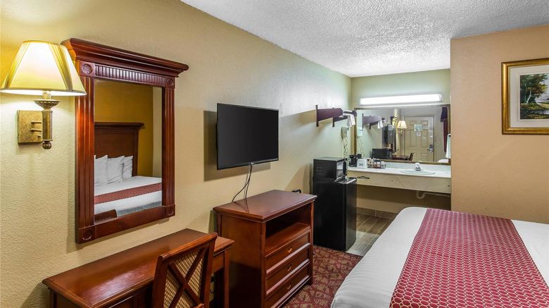 <b>Rodeway Inn Goodlettsville Room</b>. Images powered by <a href="https://iceportal.shijigroup.com/" title="IcePortal" target="_blank">IcePortal</a>.
