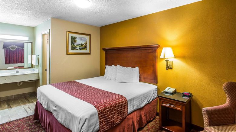 <b>Rodeway Inn Goodlettsville Room</b>. Images powered by <a href="https://iceportal.shijigroup.com/" title="IcePortal" target="_blank">IcePortal</a>.