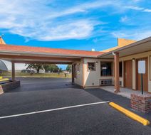 Econo Lodge Cornersville Exterior