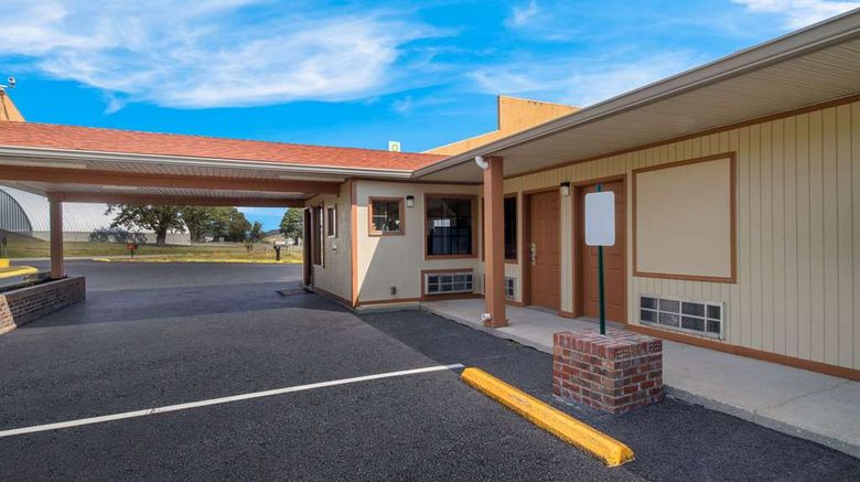 <b>Econo Lodge Cornersville Exterior</b>. Images powered by <a href="https://iceportal.shijigroup.com/" title="IcePortal" target="_blank">IcePortal</a>.