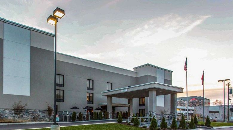 <b>Quality Suites Nashville Airport Exterior</b>. Images powered by <a href="https://iceportal.shijigroup.com/" title="IcePortal" target="_blank">IcePortal</a>.