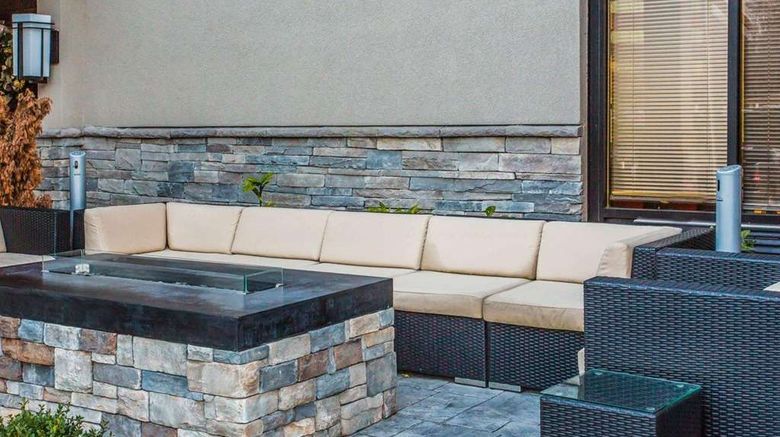 <b>Quality Suites Nashville Airport Exterior</b>. Images powered by <a href="https://iceportal.shijigroup.com/" title="IcePortal" target="_blank">IcePortal</a>.