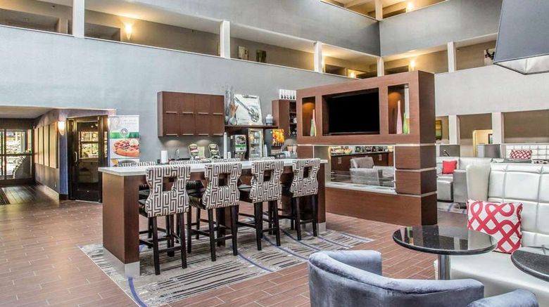 <b>Quality Suites Nashville Airport Lobby</b>. Images powered by <a href="https://iceportal.shijigroup.com/" title="IcePortal" target="_blank">IcePortal</a>.
