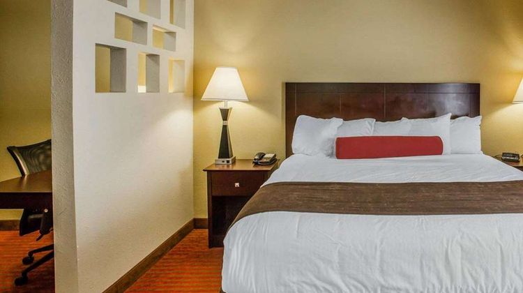 Quality Suites Nashville Airport Suite