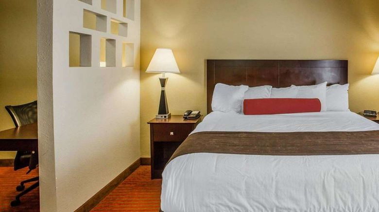 <b>Quality Suites Nashville Airport Suite</b>. Images powered by <a href="https://iceportal.shijigroup.com/" title="IcePortal" target="_blank">IcePortal</a>.
