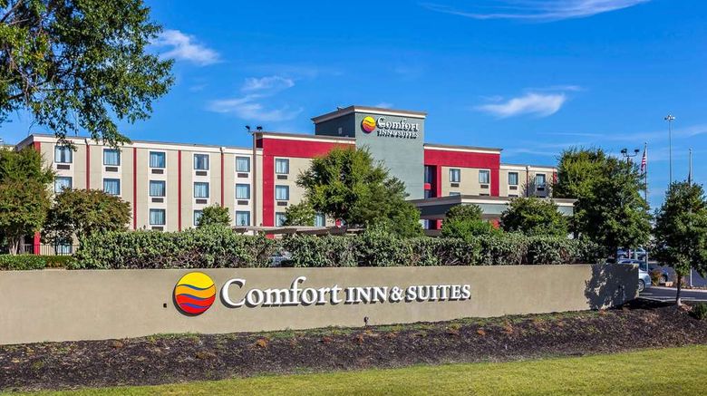 Comfort Inn  and  Suites Knoxville West Exterior. Images powered by <a href="https://iceportal.shijigroup.com" target="_blank" rel="noopener">Ice Portal</a>.