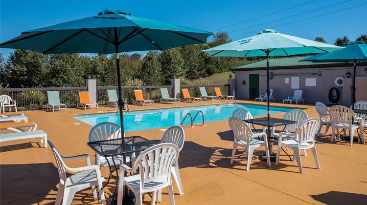 Quality Inn Dandridge Pool