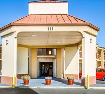 Rodeway Inn & Suites North Exterior