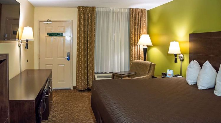 Rodeway Inn & Suites North Room