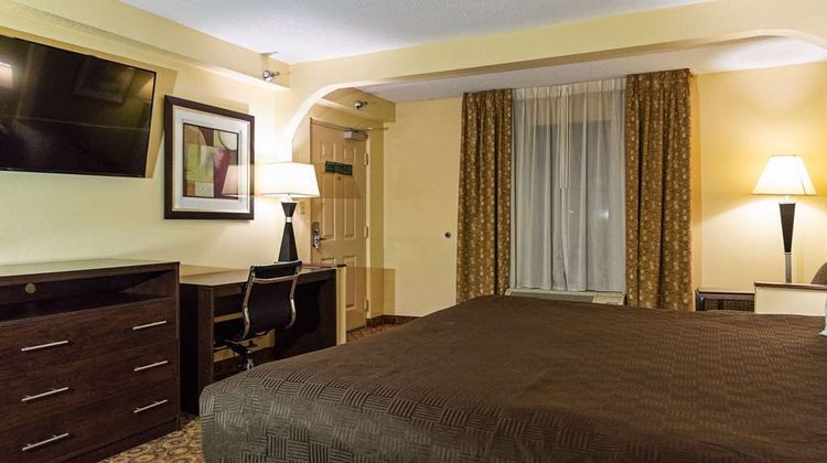 Rodeway Inn & Suites North Suite