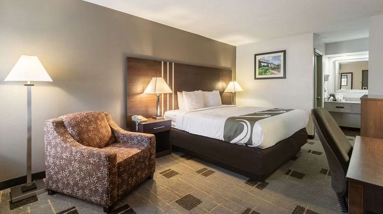 <b>Quality Inn Cleveland North Room</b>. Images powered by <a href="https://iceportal.shijigroup.com/" title="IcePortal" target="_blank">IcePortal</a>.