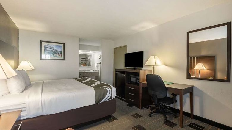 <b>Quality Inn Cleveland North Room</b>. Images powered by <a href="https://iceportal.shijigroup.com/" title="IcePortal" target="_blank">IcePortal</a>.