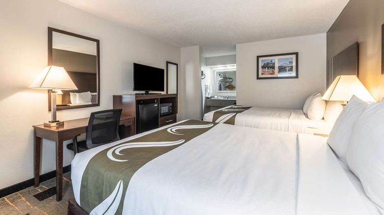 <b>Quality Inn Cleveland North Room</b>. Images powered by <a href="https://iceportal.shijigroup.com/" title="IcePortal" target="_blank">IcePortal</a>.