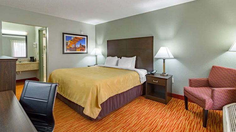 Quality Inn Goodlettsville Room