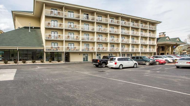 <b>Comfort Inn & Suites at Dollywood Lane Exterior</b>. Images powered by <a href="https://iceportal.shijigroup.com/" title="IcePortal" target="_blank">IcePortal</a>.