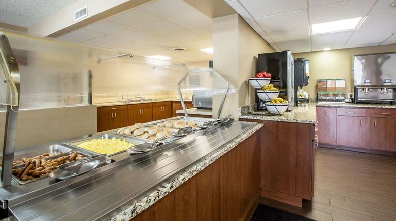 <b>Comfort Inn & Suites at Dollywood Lane Restaurant</b>. Images powered by <a href="https://iceportal.shijigroup.com/" title="IcePortal" target="_blank">IcePortal</a>.