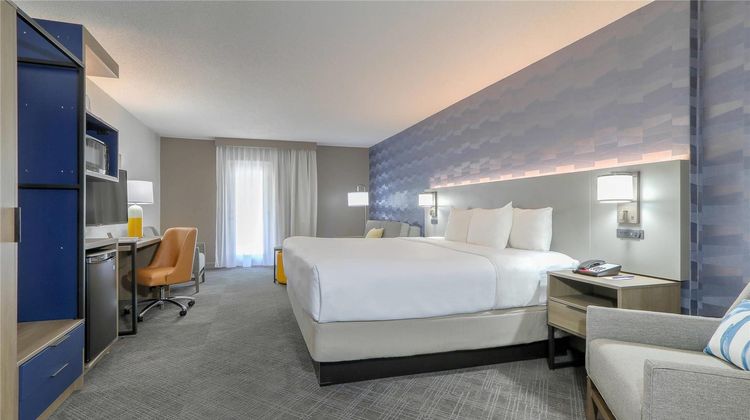 Comfort Inn & Suites at Dollywood Lane Room