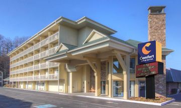 Comfort Inn & Suites at Dollywood Lane