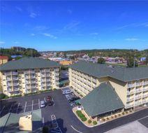 Comfort Inn & Suites at Dollywood Lane Exterior