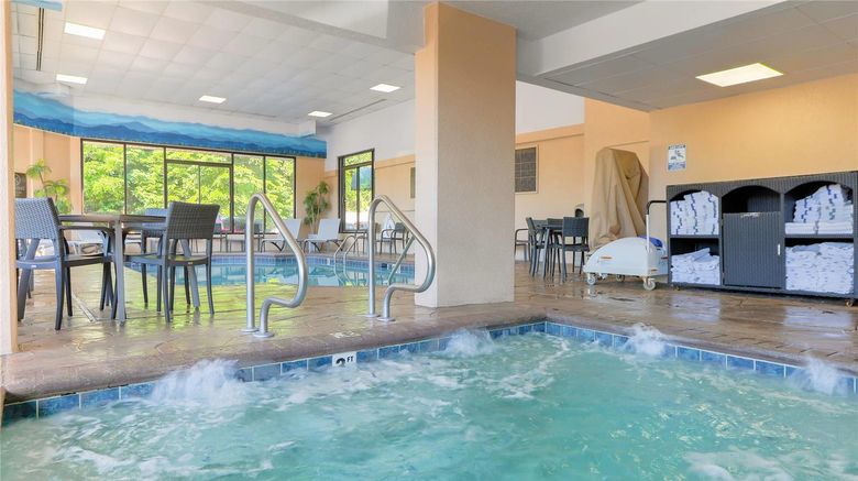 <b>Comfort Inn & Suites at Dollywood Lane Pool</b>. Images powered by <a href="https://iceportal.shijigroup.com/" title="IcePortal" target="_blank">IcePortal</a>.