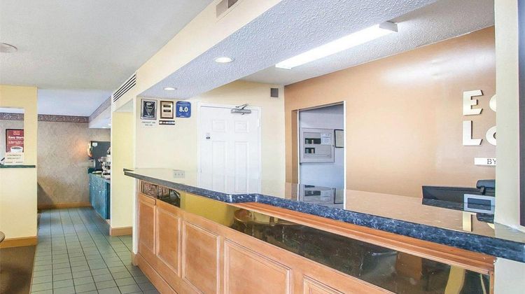 Econo Lodge Lobby