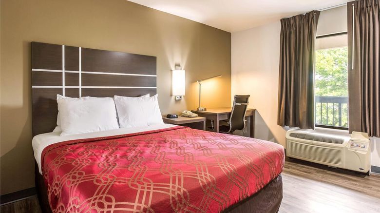 <b>Econo Lodge Room</b>. Images powered by <a href="https://iceportal.shijigroup.com/" title="IcePortal" target="_blank">IcePortal</a>.