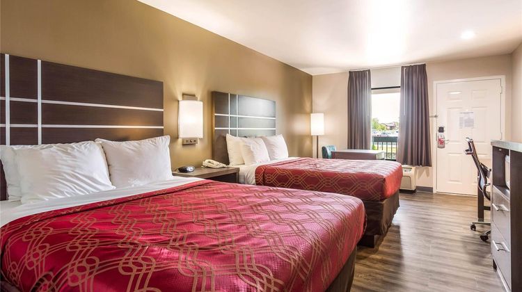 Econo Lodge Room