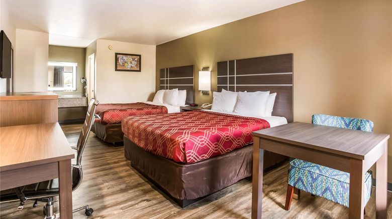 <b>Econo Lodge Room</b>. Images powered by <a href="https://iceportal.shijigroup.com/" title="IcePortal" target="_blank">IcePortal</a>.
