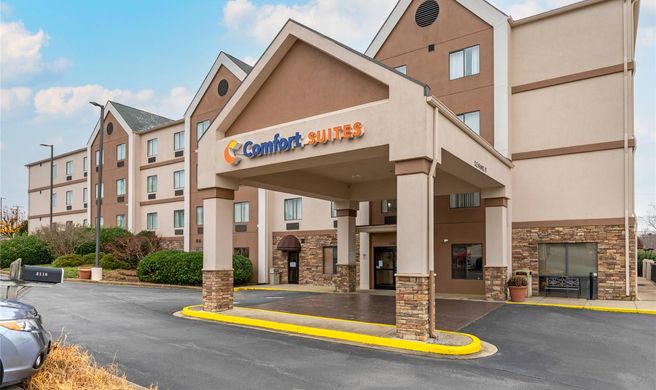 Comfort Suites Exterior