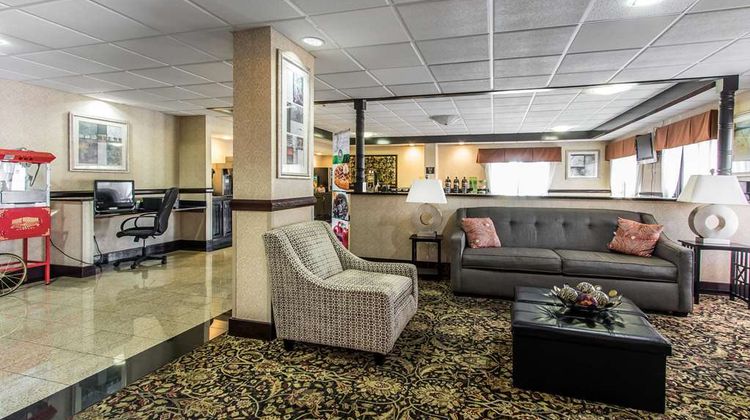 Quality Inn & Suites Lobby