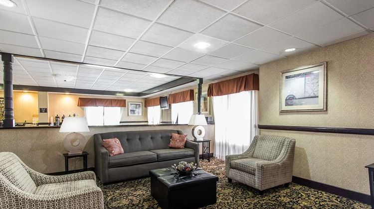 Quality Inn & Suites Lobby