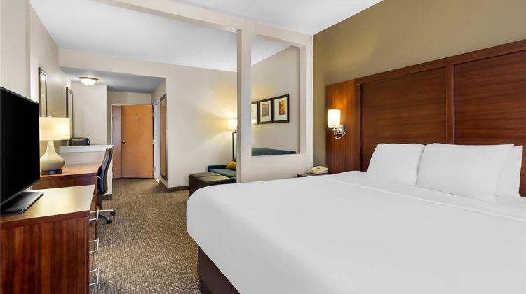 Comfort Suites Goodlettsville Rivergate Suite