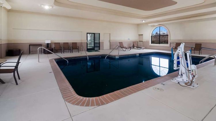 Quality Inn Columbia I-65 Pool