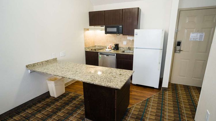 MainStay Suites of Knoxville Airport Room
