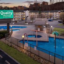 Quality Inn & Suites at Dollywood Lane