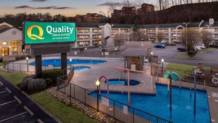 Quality Inn & Suites at Dollywood Lane