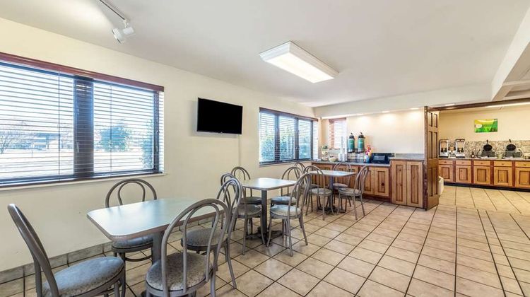 Quality Inn & Suites at Dollywood Lane Restaurant